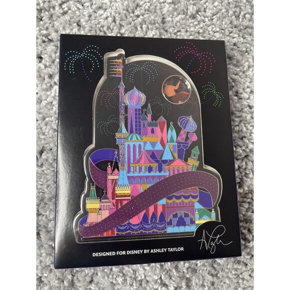 Disney Castle Jumbo Spinner Ashley Taylor Design LE 3000 Pin Small World Grail - Picture 1 of 8